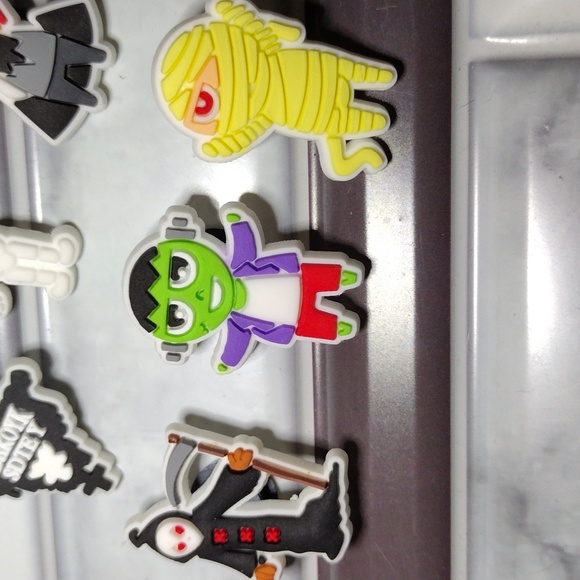 Halloween Ghouls Shoe Charms Set of 6 NEW - Picture 2 of 4